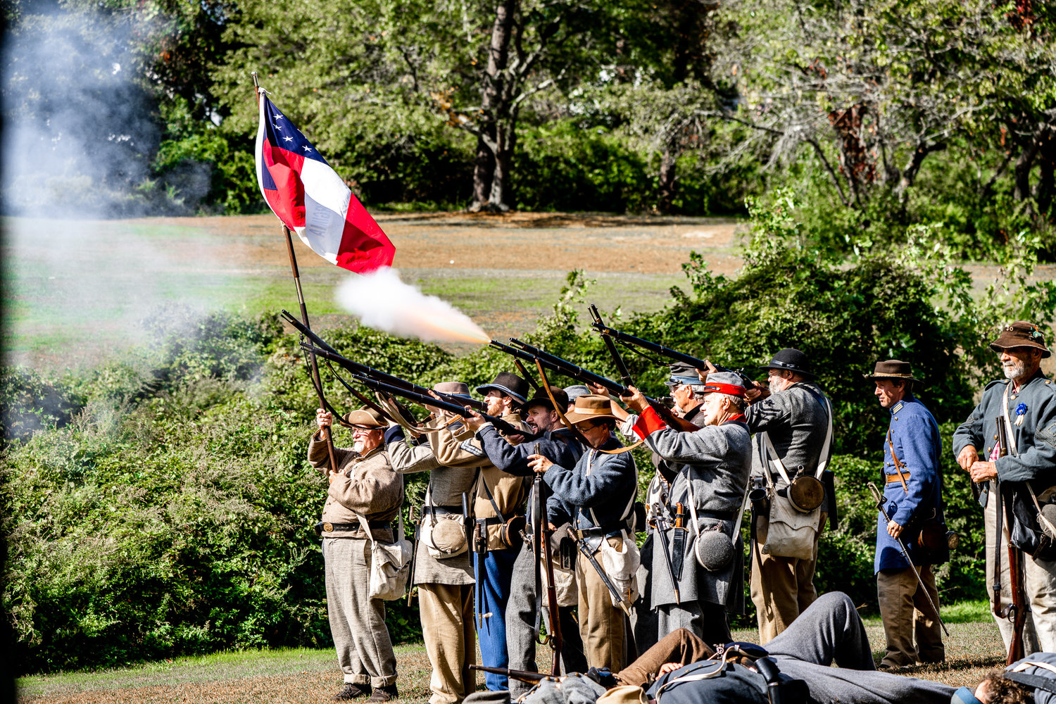 Confederate soldiers fire off shots to try and claim a cannon.